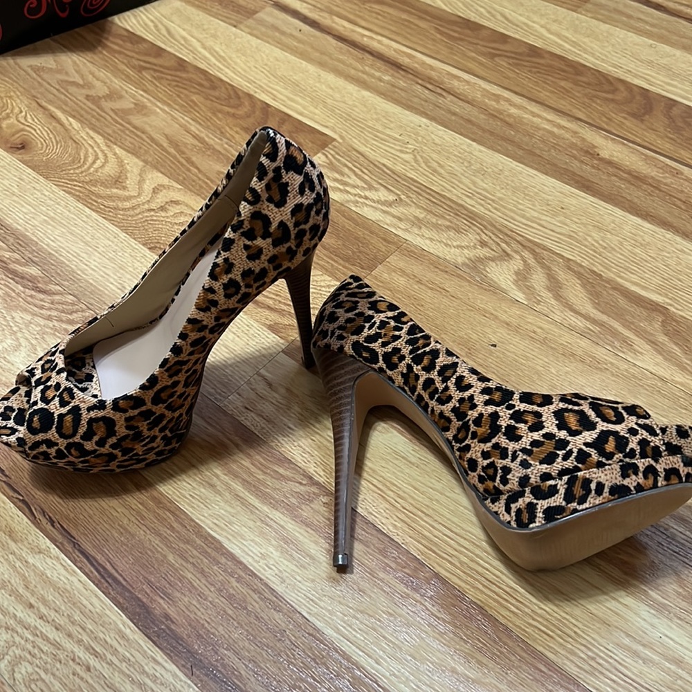 Leopard print corduroy stilettos 7.5 - Picture 2 of 5